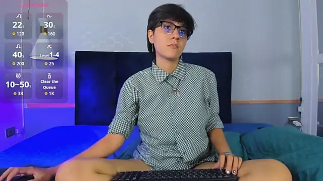 Snapshot of Tsuki_Maru chatting on 8, 10, 2025 Tsuki Maru online show from 8, 10, 2025