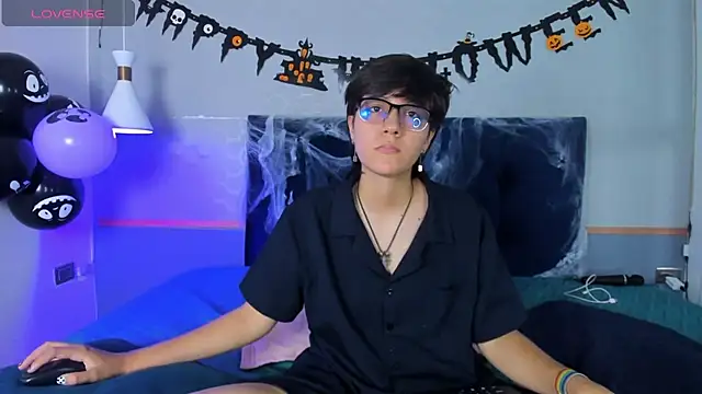 Snapshot of Tsuki_Maru chatting on 11, 10, 2025 Tsuki Maru online show from 11, 10, 2025