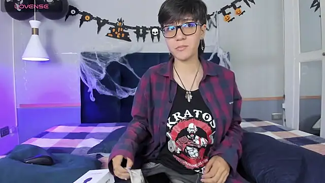 Snapshot of Tsuki_Maru chatting on 19, 10, 2025 Tsuki Maru online show from 19, 10, 2025