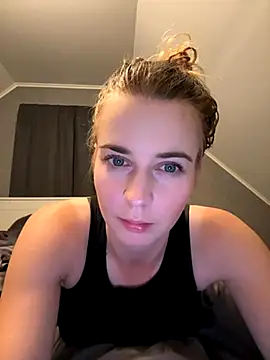 ellieen online show from 13, 10, 2025