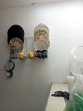 Snapshot of MackMacKenzie chatting on 18, 10, 2025 MackMacKenzie online show from 18, 10, 2025