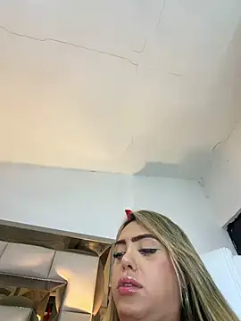 Sara trans hot online show from 13, 5, 2026