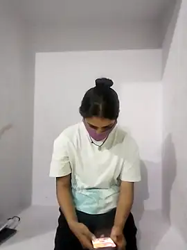 Snapshot of Student_girl2 chatting on 27, 10, 2025 Student girl2 online show from 27, 10, 2025