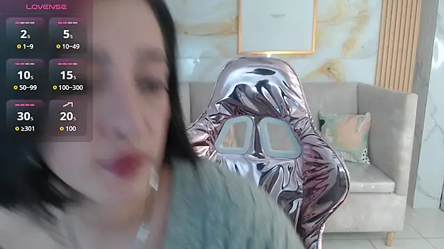 sara lopez s online show from 12, 11, 2025