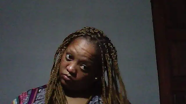 Snapshot of Yellobonepussy chatting on 9, 9, 2025 Yellobonepussy online show from 9, 9, 2025