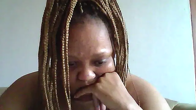 Snapshot of Yellobonepussy chatting on 15, 9, 2025 Yellobonepussy online show from 15, 9, 2025