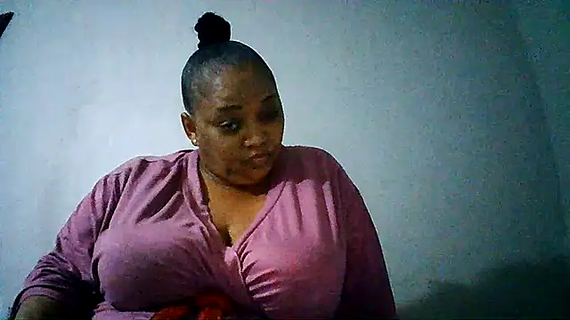 Snapshot of Yellobonepussy chatting on 26, 9, 2025 Yellobonepussy online show from 26, 9, 2025