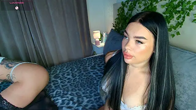 Snapshot of katerine_Monroe chatting on 18, 6, 2026 katerine Monroe online show from 18, 6, 2026