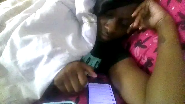 Snapshot of prettymaa chatting on 4, 10, 2025 prettymaa online show from 4, 10, 2025