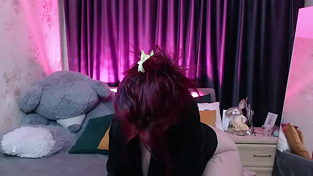 Nina Blum  online show from 6, 4, 2026