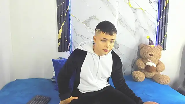 christopher Hot online show from 6, 6, 2026