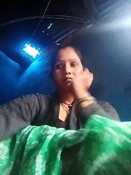 Snapshot of Jooli_xx chatting on 28, 10, 2025 Jooli xx online show from 28, 10, 2025