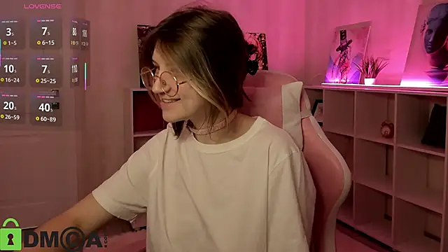 Agnes Passero online show from 12, 10, 2025