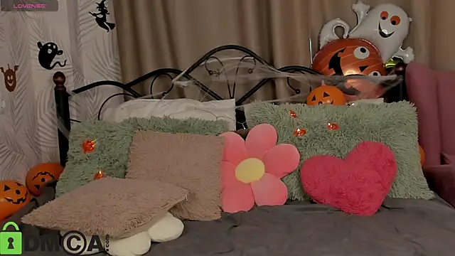 Agnes Passero online show from 26, 10, 2025