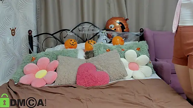 Agnes Passero online show from 29, 10, 2025