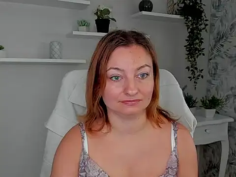 Snapshot of angelaSamt chatting on 9, 9, 2025 angelaSamt online show from 9, 9, 2025