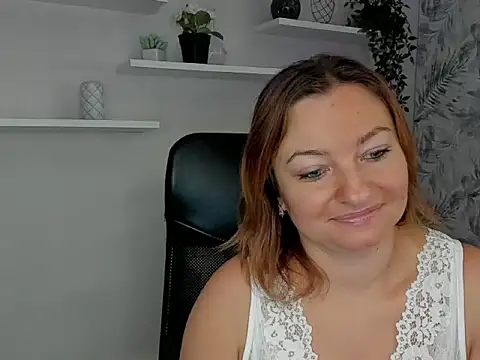 Snapshot of angelaSamt chatting on 15, 9, 2025 angelaSamt online show from 15, 9, 2025