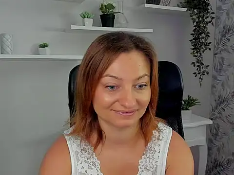 Snapshot of angelaSamt chatting on 27, 9, 2025 angelaSamt online show from 27, 9, 2025