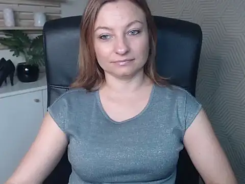 Snapshot of angelaSamt chatting on 2, 10, 2025 angelaSamt online show from 2, 10, 2025