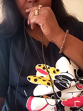 Snapshot of Alina-khan chatting on 27, 10, 2025 Alina-khan online show from 27, 10, 2025