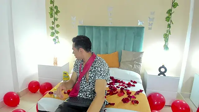 Snapshot of Muscle_Scott chatting on 20, 9, 2025 Muscle Scott online show from 20, 9, 2025