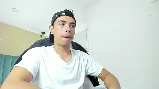 Snapshot of Muscle_Scott chatting on 22, 9, 2025 Muscle Scott online show from 22, 9, 2025