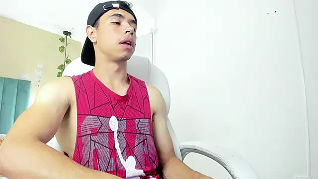 Snapshot of Muscle_Scott chatting on 26, 9, 2025 Muscle Scott online show from 26, 9, 2025