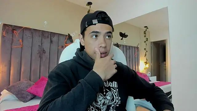 Snapshot of Muscle_Scott chatting on 7, 10, 2025 Muscle Scott online show from 7, 10, 2025