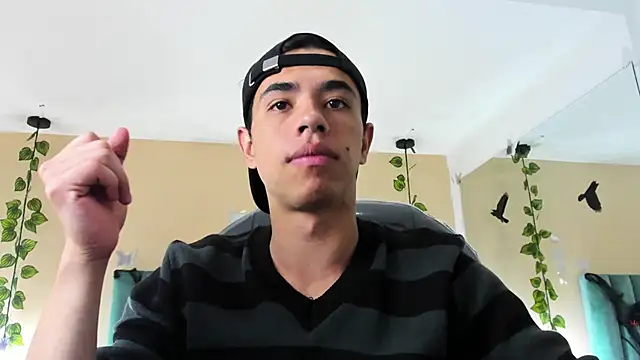 Snapshot of Muscle_Scott chatting on 14, 10, 2025 Muscle Scott online show from 14, 10, 2025