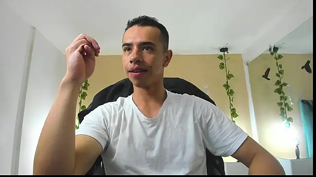 Snapshot of Muscle_Scott chatting on 23, 10, 2025 Muscle Scott online show from 23, 10, 2025