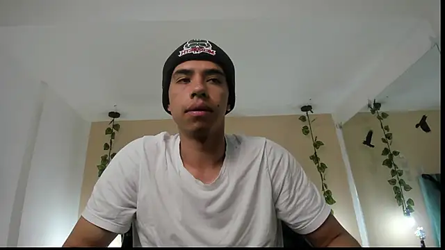 Snapshot of Muscle_Scott chatting on 28, 10, 2025 Muscle Scott online show from 28, 10, 2025