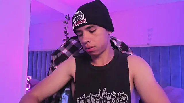 Snapshot of Muscle_Scott chatting on 15, 11, 2025 Muscle Scott online show from 15, 11, 2025