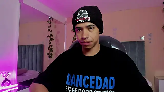 Snapshot of Muscle_Scott chatting on 16, 11, 2025 Muscle Scott online show from 16, 11, 2025