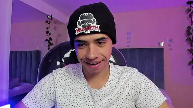 Snapshot of Muscle_Scott chatting on 21, 11, 2025 Muscle Scott online show from 21, 11, 2025