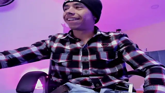 Snapshot of Muscle_Scott chatting on 26, 11, 2025 Muscle Scott online show from 26, 11, 2025