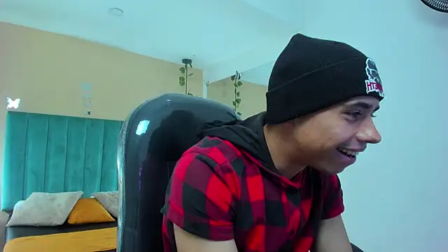 Snapshot of Muscle_Scott chatting on 1, 12, 2025 Muscle Scott online show from 1, 12, 2025