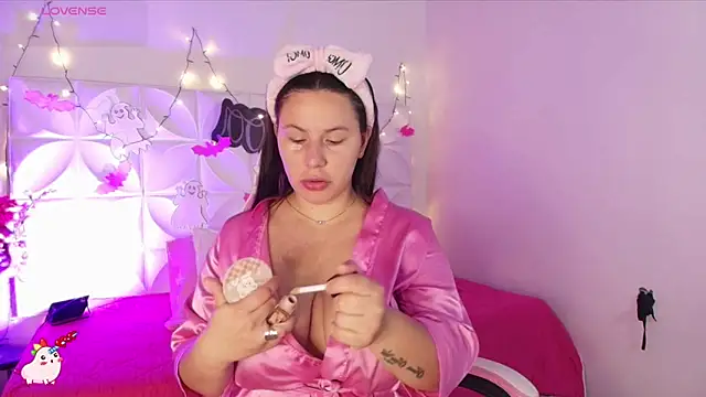 Snapshot of Abril1_gh chatting on 14, 10, 2025 Abril1 gh online show from 14, 10, 2025