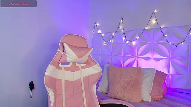 Snapshot of Abril1_gh chatting on 5, 11, 2025 Abril1 gh online show from 5, 11, 2025