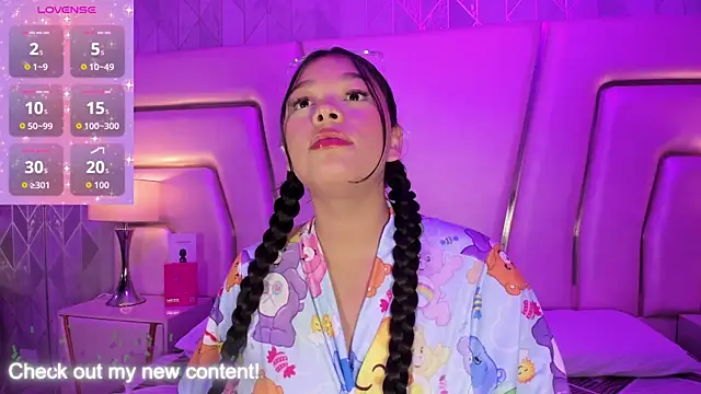 Snapshot of HatsaJones chatting on 8, 2, 2026 HatsaJones online show from 8, 2, 2026