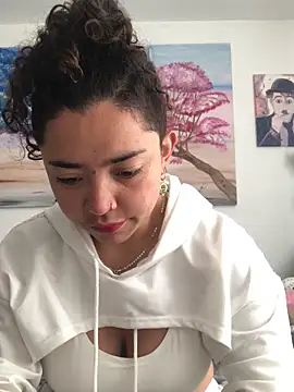 Snapshot of Paris_11 chatting on 18, 11, 2025 Paris 11 online show from 18, 11, 2025