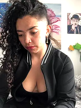 Snapshot of Paris_11 chatting on 24, 11, 2025 Paris 11 online show from 24, 11, 2025