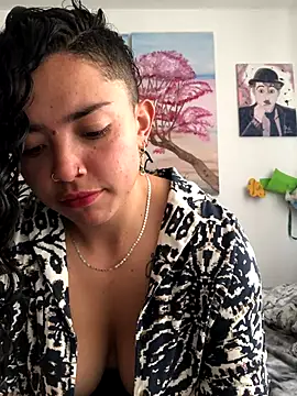 Snapshot of Paris_11 chatting on 25, 11, 2025 Paris 11 online show from 25, 11, 2025