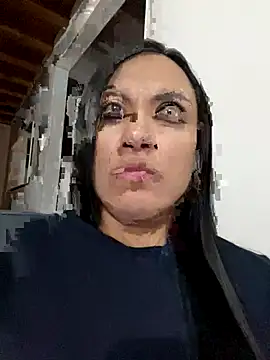 TiffanyyLam online show from 22, 9, 2025