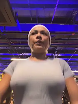 TiffanyyLam online show from 4, 11, 2025