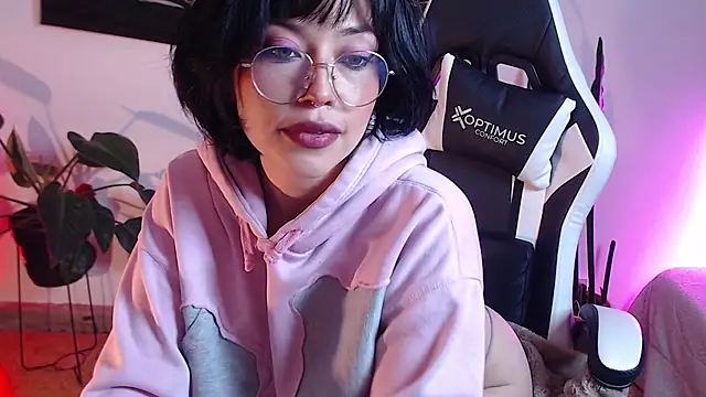 Ellyuwuw online show from 10, 3, 2026