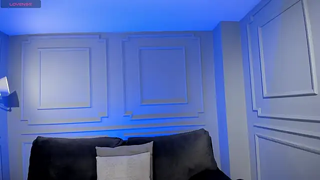 LucyWeiss  online show from 19, 10, 2025