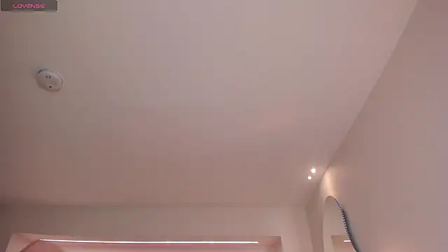 LucyWeiss  online show from 29, 11, 2025