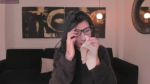 LaurentConnor online show from 9, 1, 2026