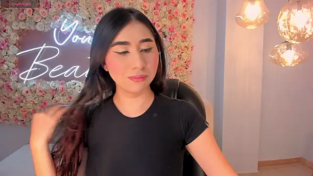 MayaMoretti  online show from 23, 10, 2025