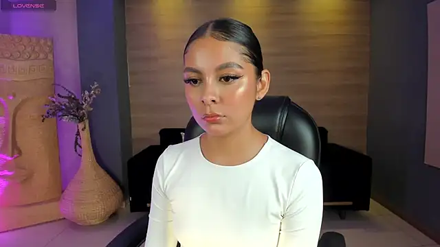 NinaBlum online show from 1, 10, 2025